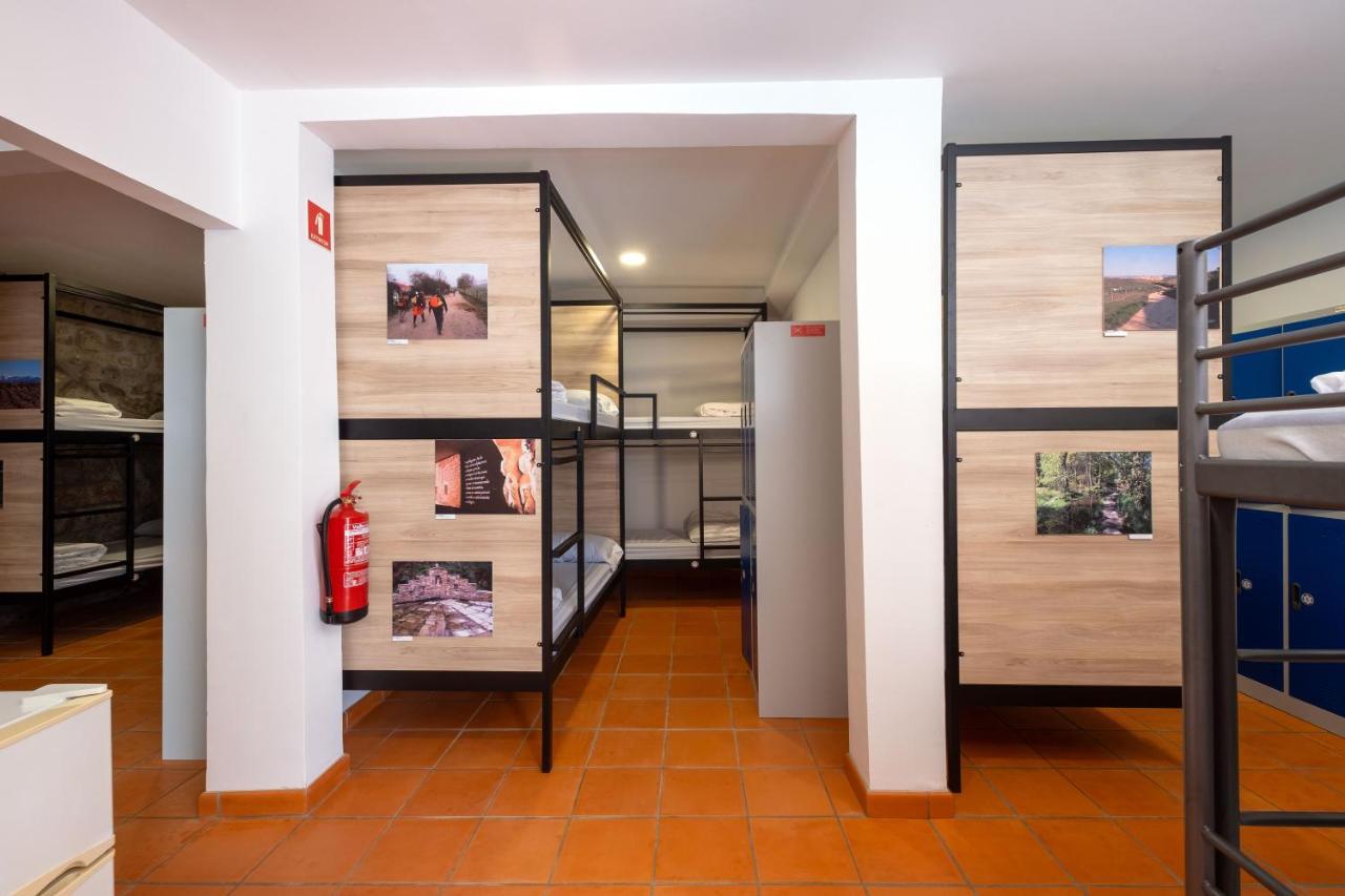 Albergue Santiago De 카민하 외부 사진