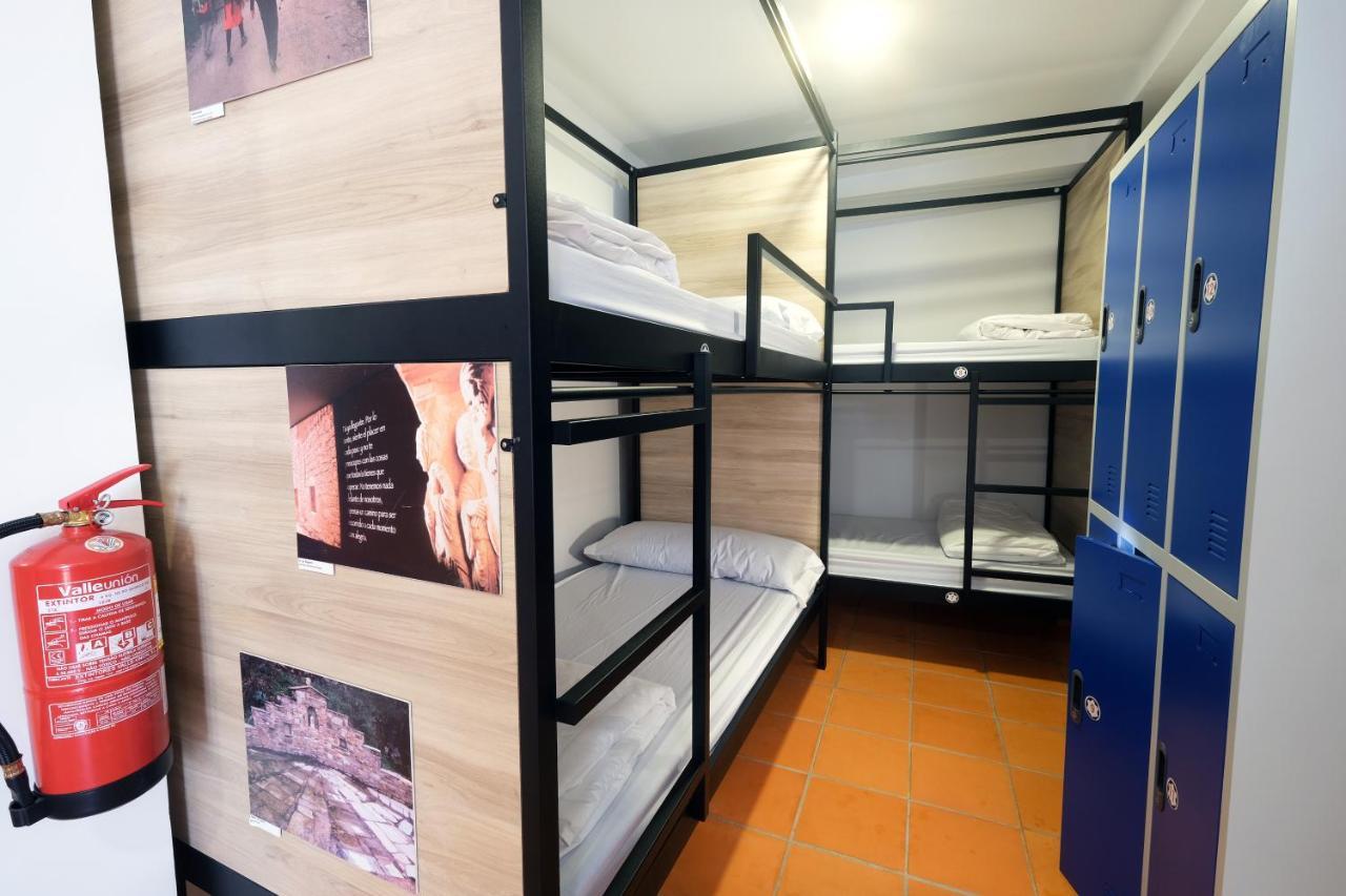 Albergue Santiago De 카민하 외부 사진