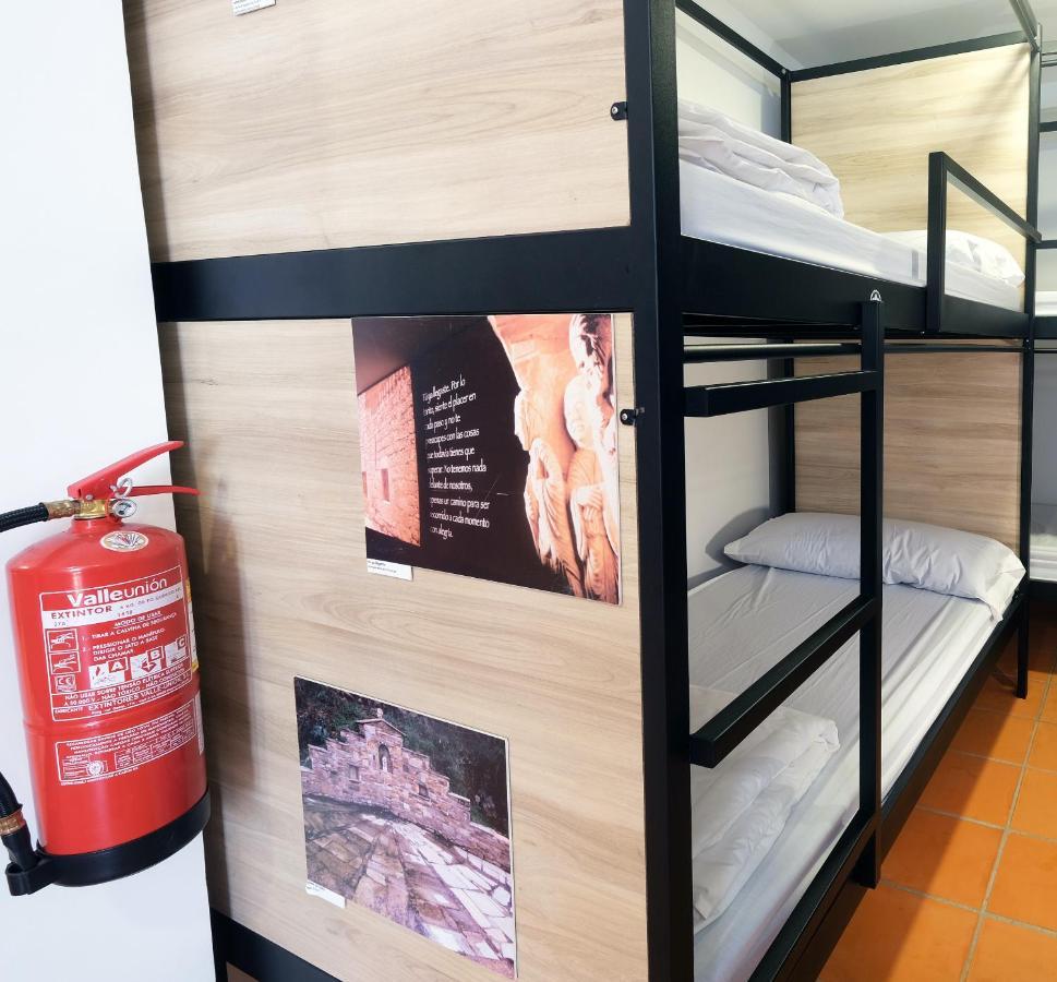Albergue Santiago De 카민하 외부 사진