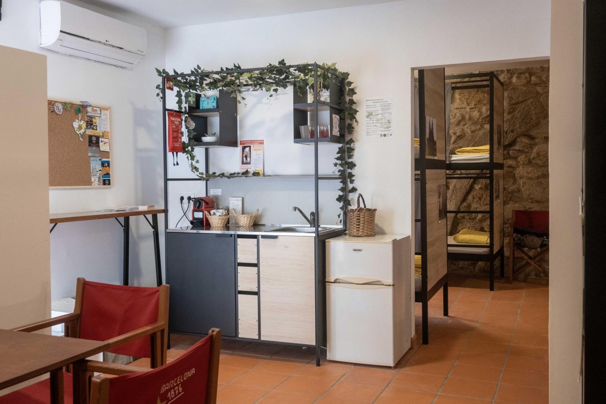 Albergue Santiago De 카민하 외부 사진